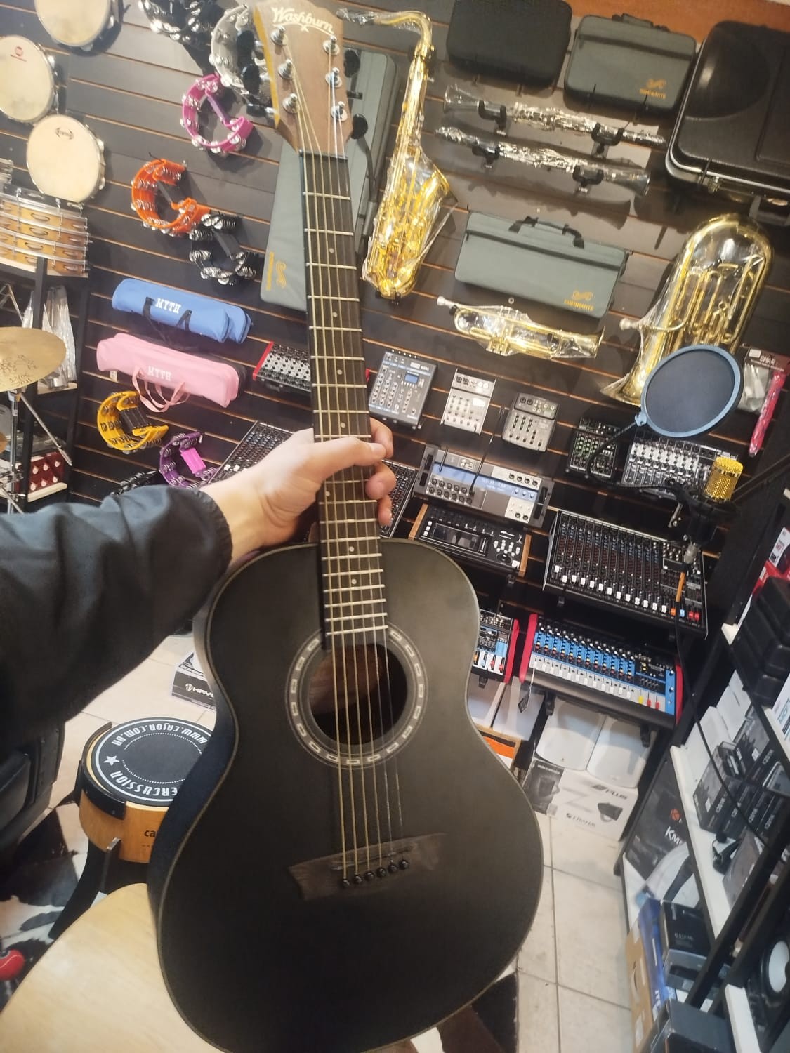 Violão Washburn Apprentice G-Mini 5 AGM5BMK Aço Preto Fosco 7/8 - Imagem 4