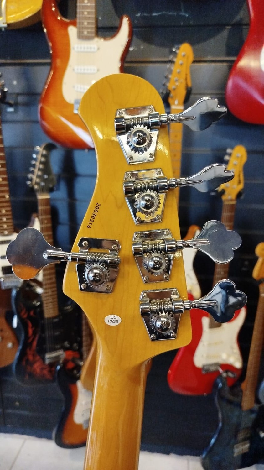 Contrabaixo Gusta GJB5-03 5 Cordas Ativo Sunburst Jazz Bass - Imagem 5