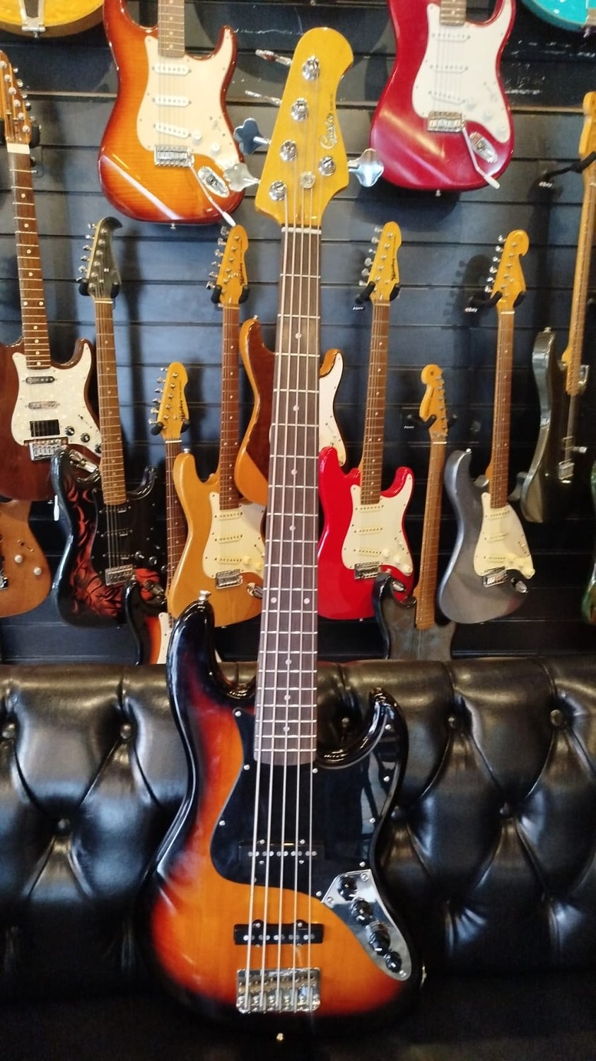 Contrabaixo Gusta GJB5-03 5 Cordas Ativo Sunburst Jazz Bass